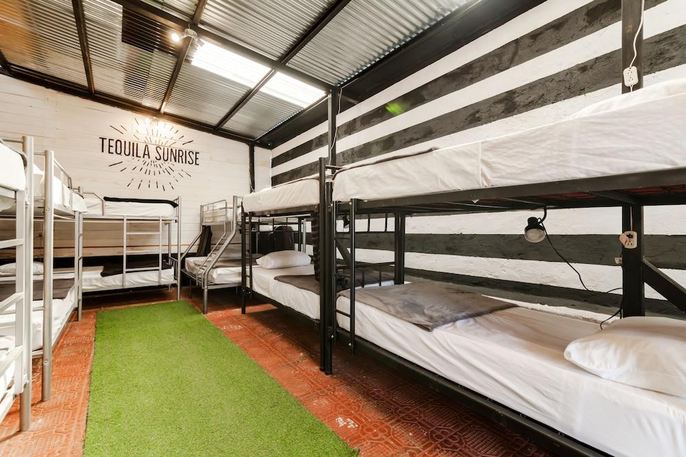 Tequila Sunrise B&B - Hostel