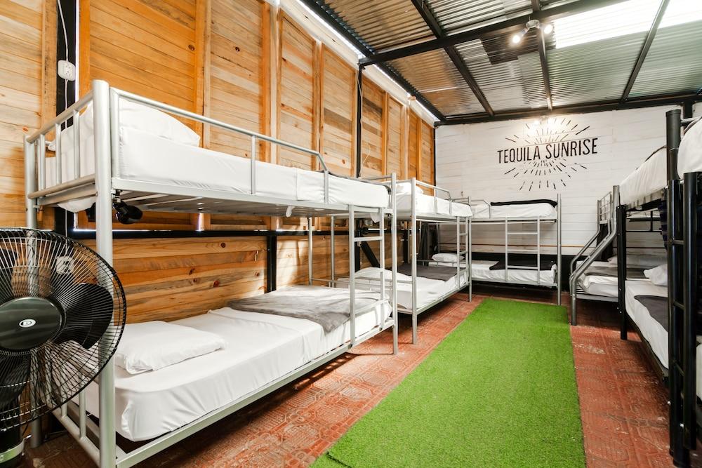 Tequila Sunrise B&B - Hostel