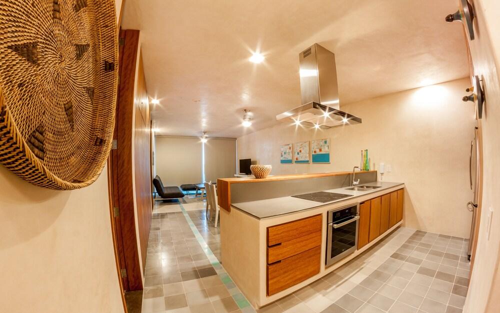 Amazing Ocean View 2BR condo in wonderful location of PDC