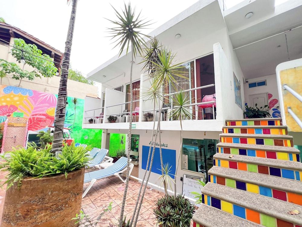 ITH Sayulita Amazing Surf Hostel