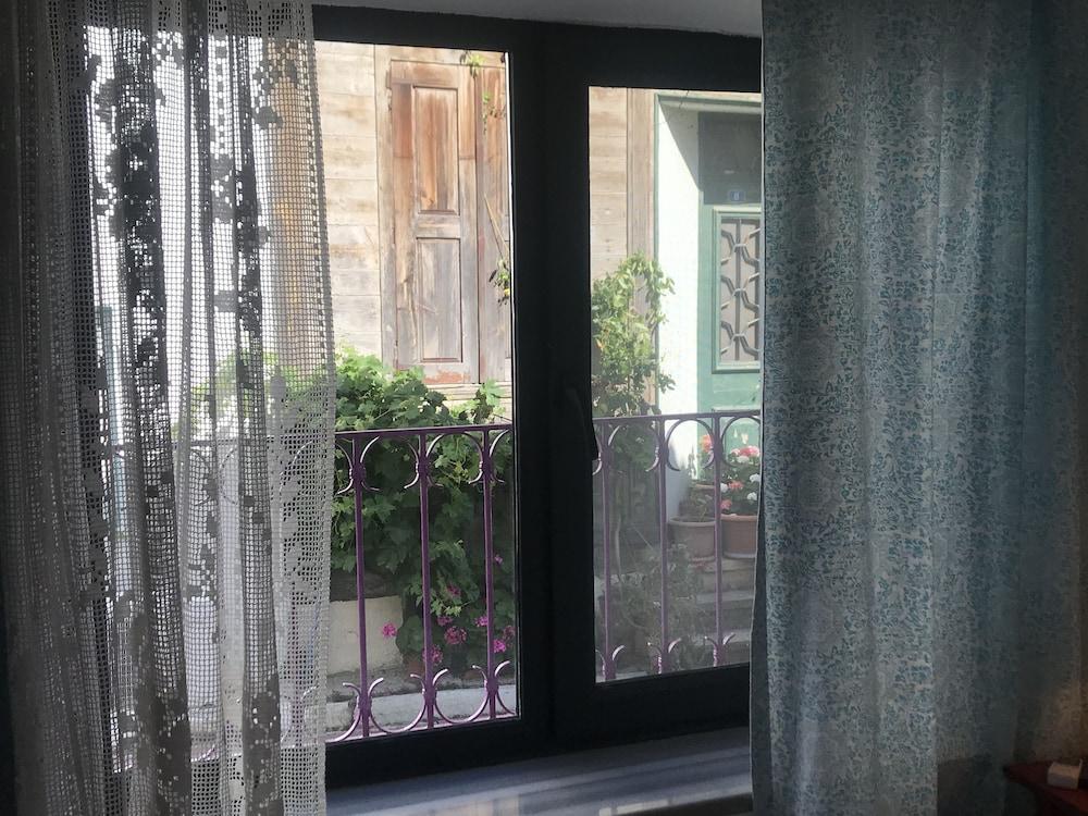 Kalinda Bozcaada (Adult Only)