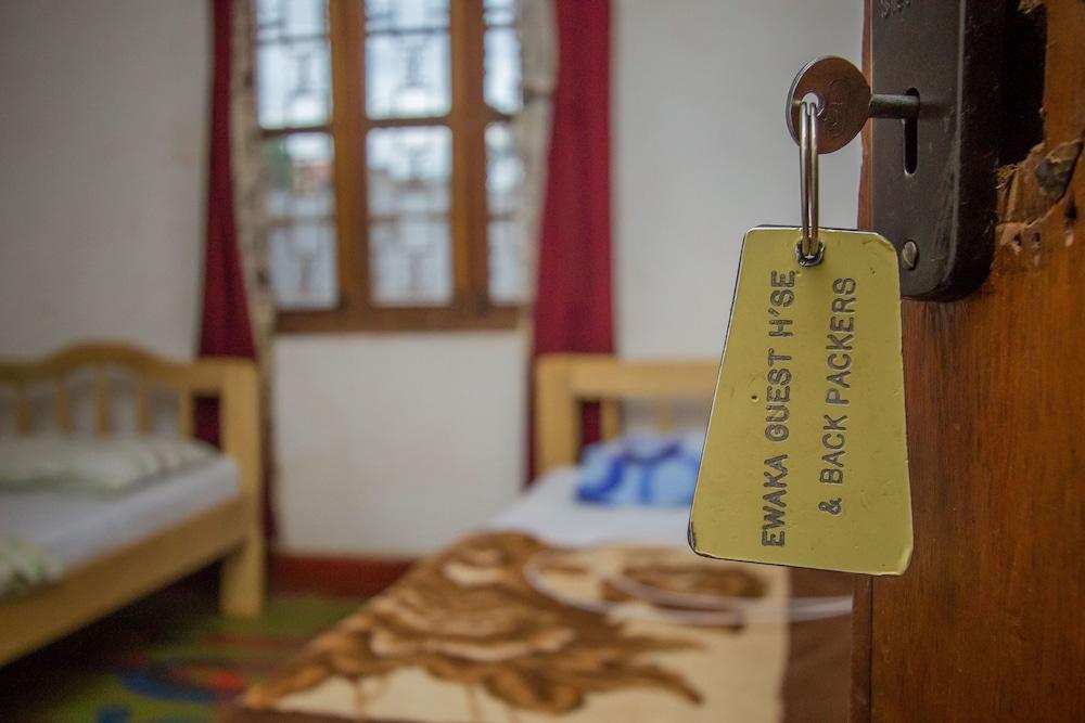Ewaka Guesthouse and Backpackers - Hostel
