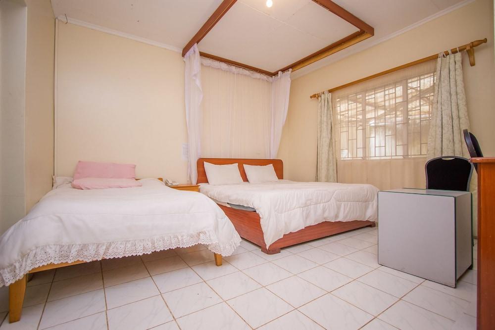 Ivys Inn Guest House