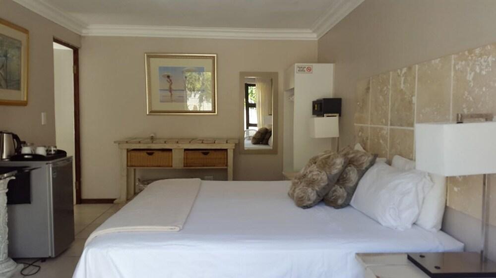 Crystalvilla Guesthouse