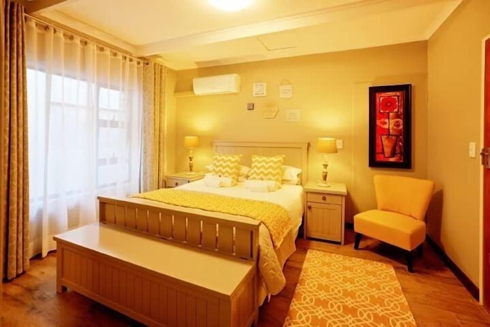 Lavenders At Constantia Guest