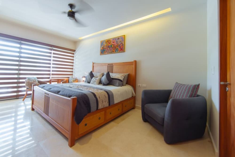Magnificent 3BR condo close to the Caribbean sea by Happy Ad