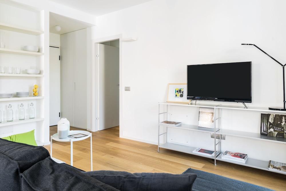 Home At Hotel - Sormani