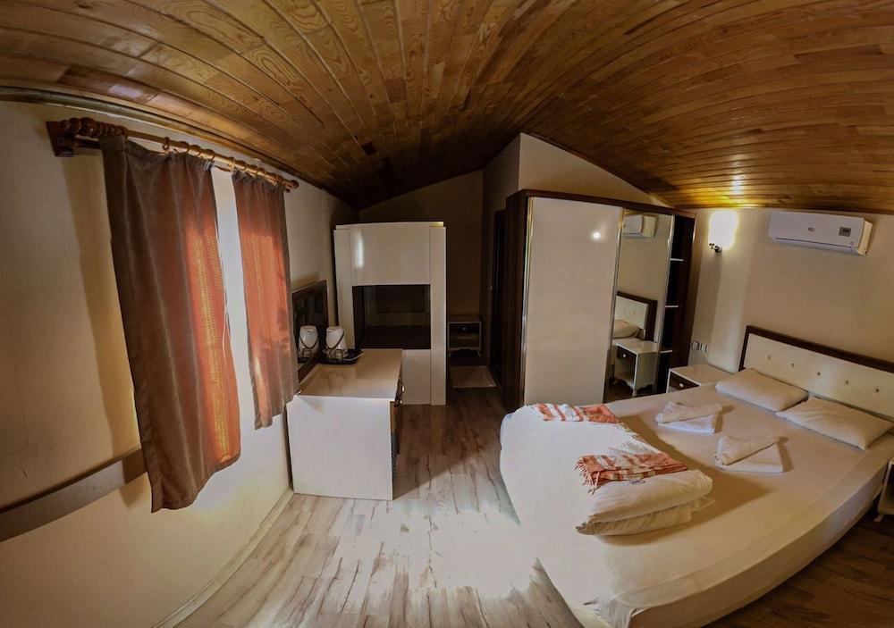 Secret Garden Bungalows Hotel