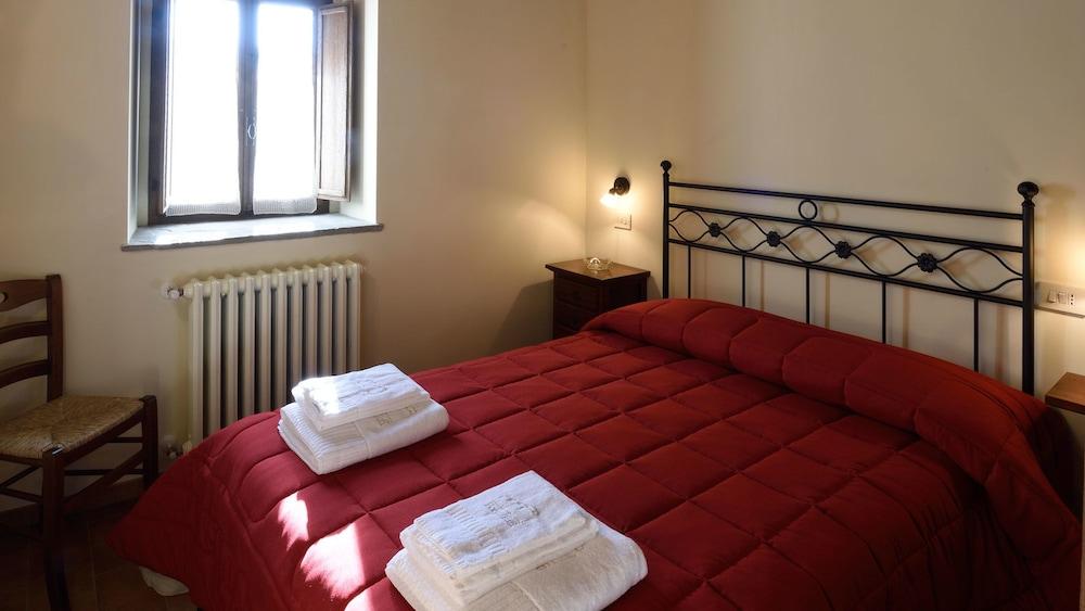 Borgotufi Albergo Diffuso