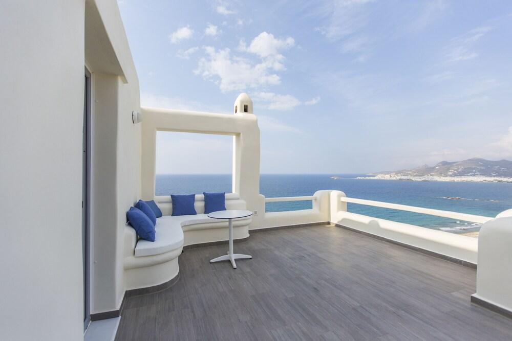 Naxos Rock Villas