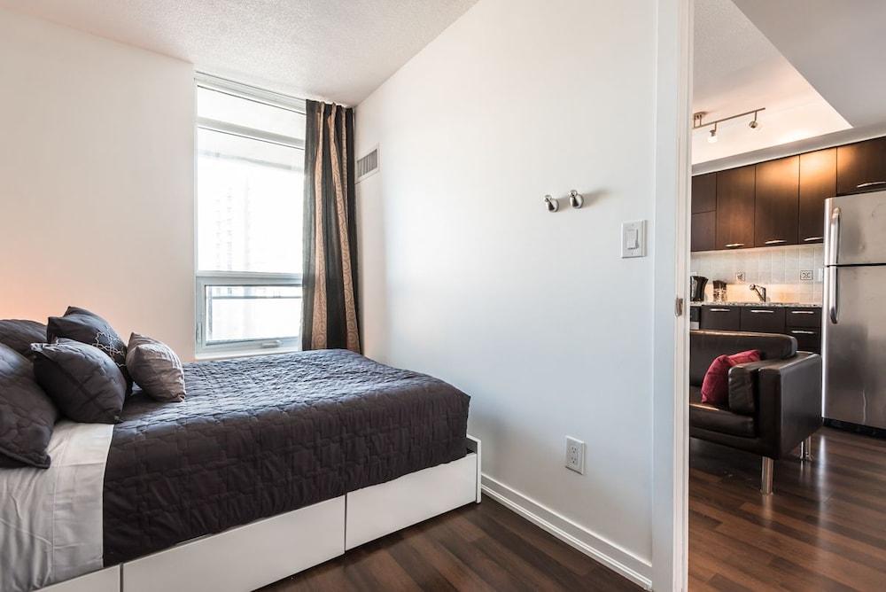 Life Suites Rogers Centre