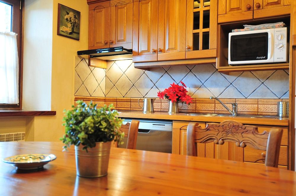 Apartamentos Llugarón