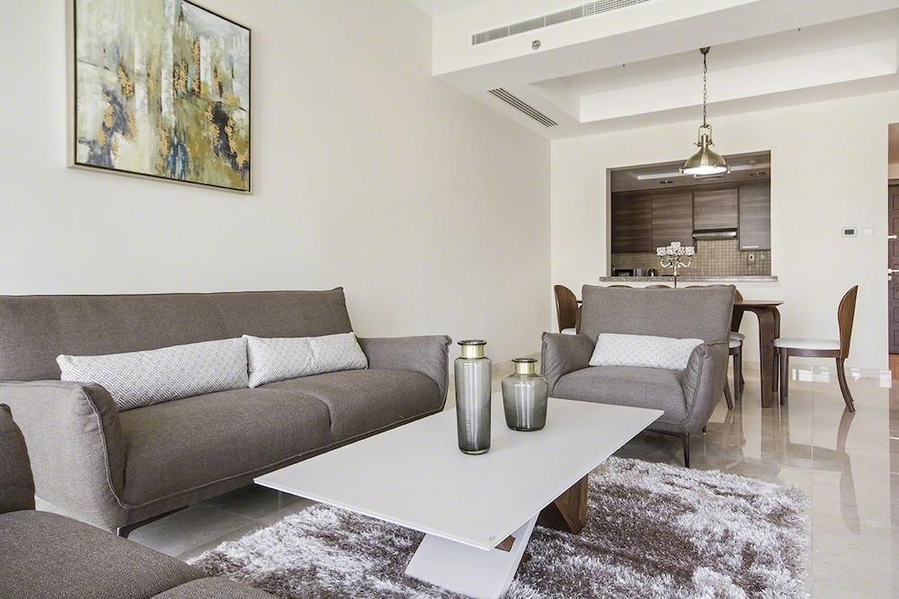 Bespoke Residences - Bay Square