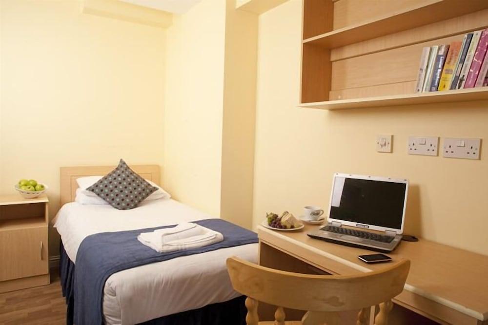 Menlo Park Apartments