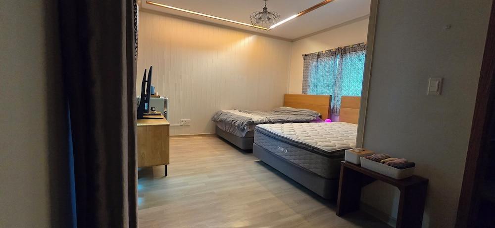 Wind Jeju Cafe & Pension