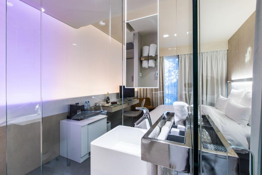 The Grove Design Hotel