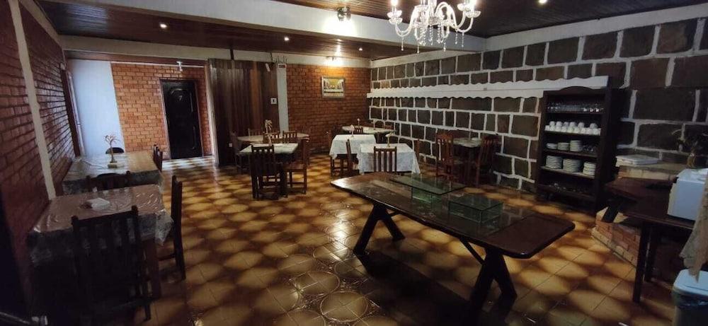 Pousada Chalé das Neves