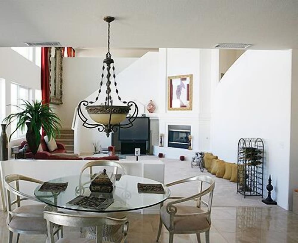 Jewel Estates - Golf Cribs