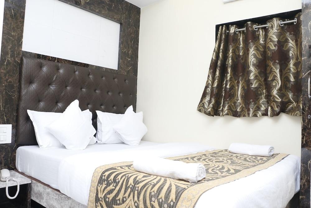 Hotel Onyx Residency