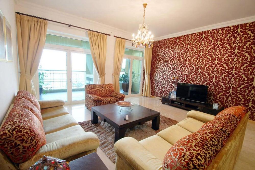 E&T Holiday Homes - Al Hatimi