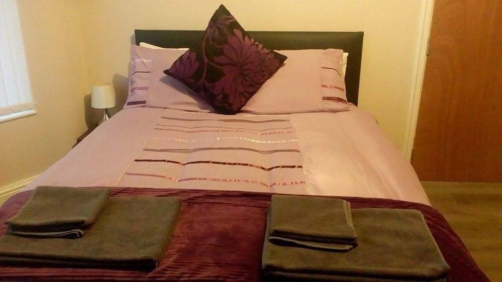 Liverpool At Gloucester Road