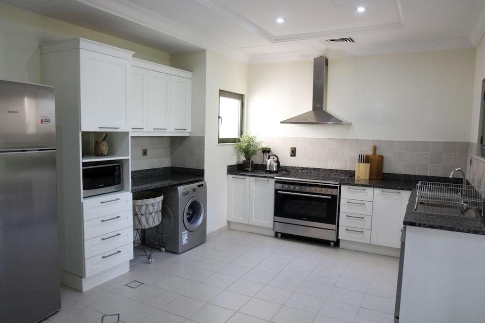 Kennedy Towers - Canal Cove N