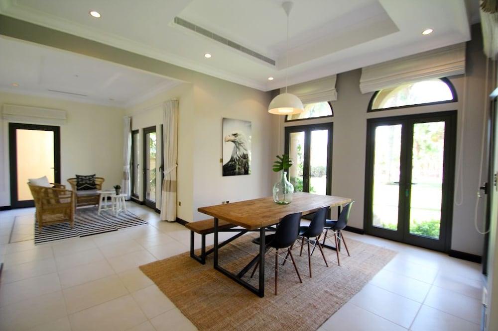 Kennedy Towers - Canal Cove N