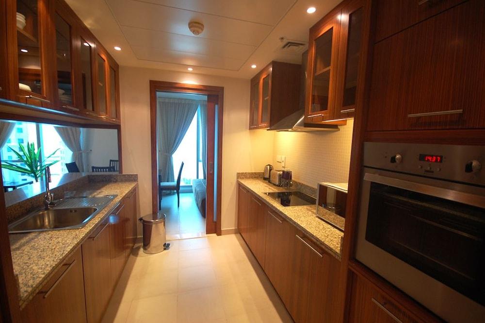 Kennedy Towers - Aurora