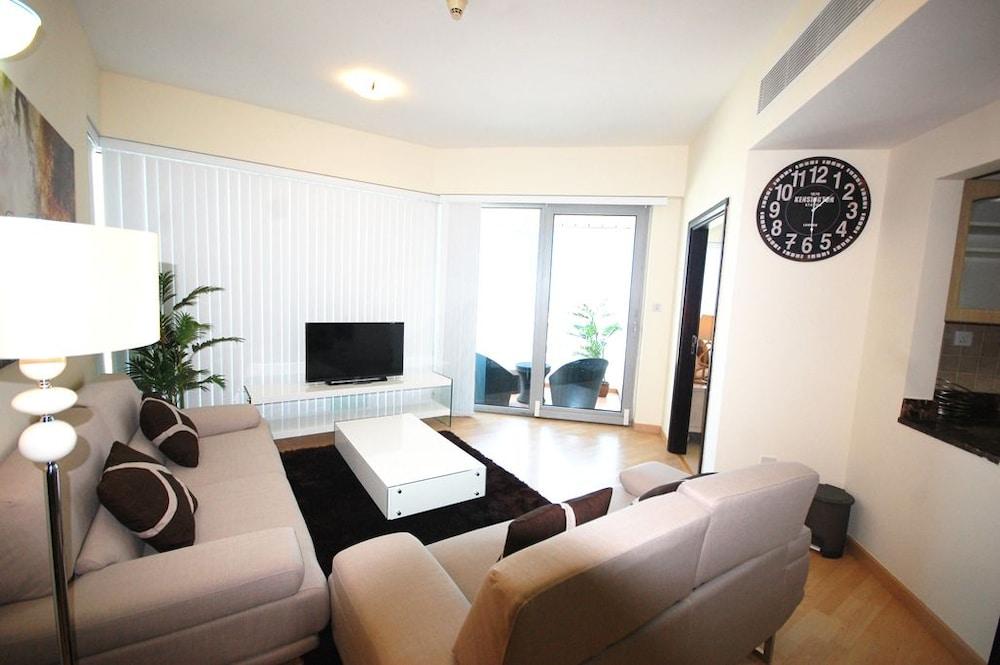 Kennedy Towers - La Riviera