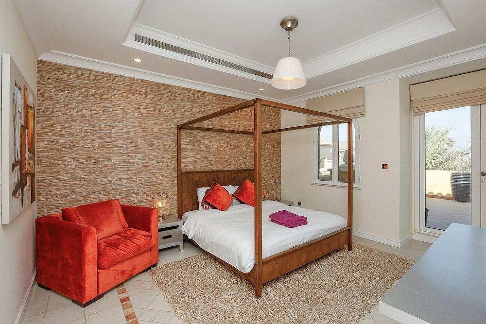 Kennedy Towers - Frond M Villa