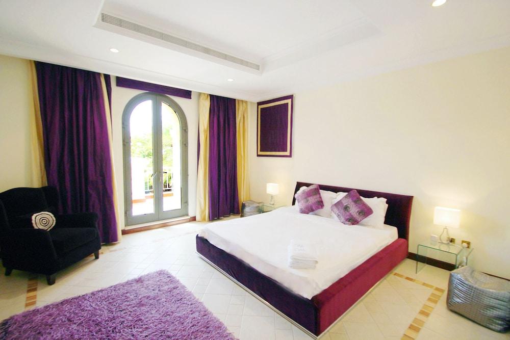 Kennedy Towers - Frond E Villa