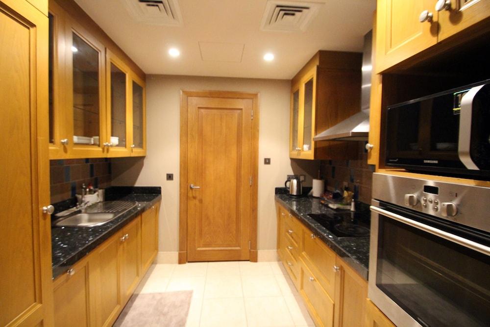 Kennedy Towers - Reehan 8