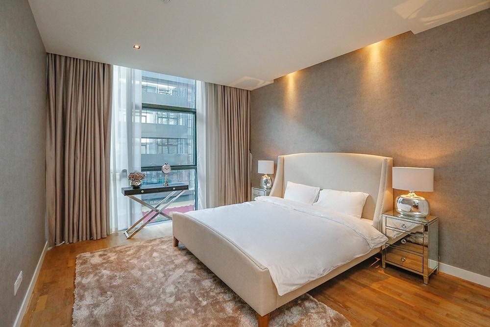 Kennedy Towers - City Walk