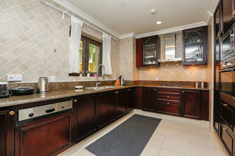 Kennedy Towers - Attareen