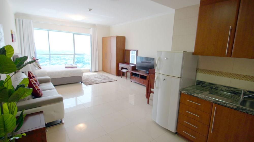 Kennedy Towers - Saba II