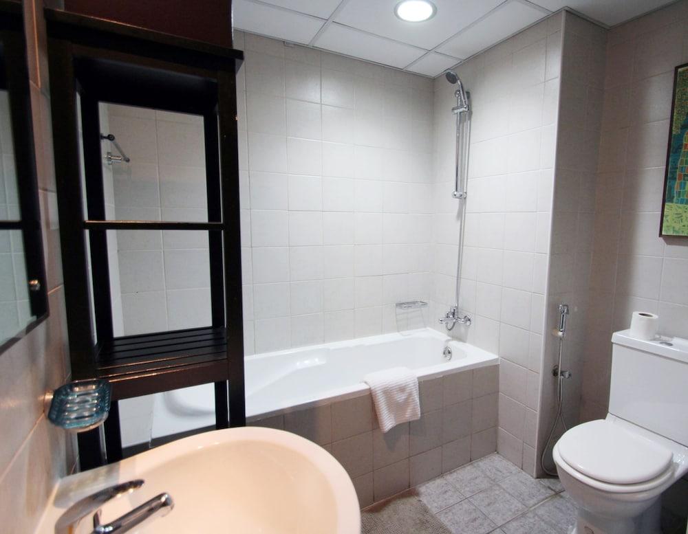 Kennedy Towers - Dubai Arch