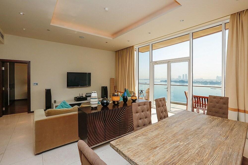 Kennedy Towers - Tiara Diamond