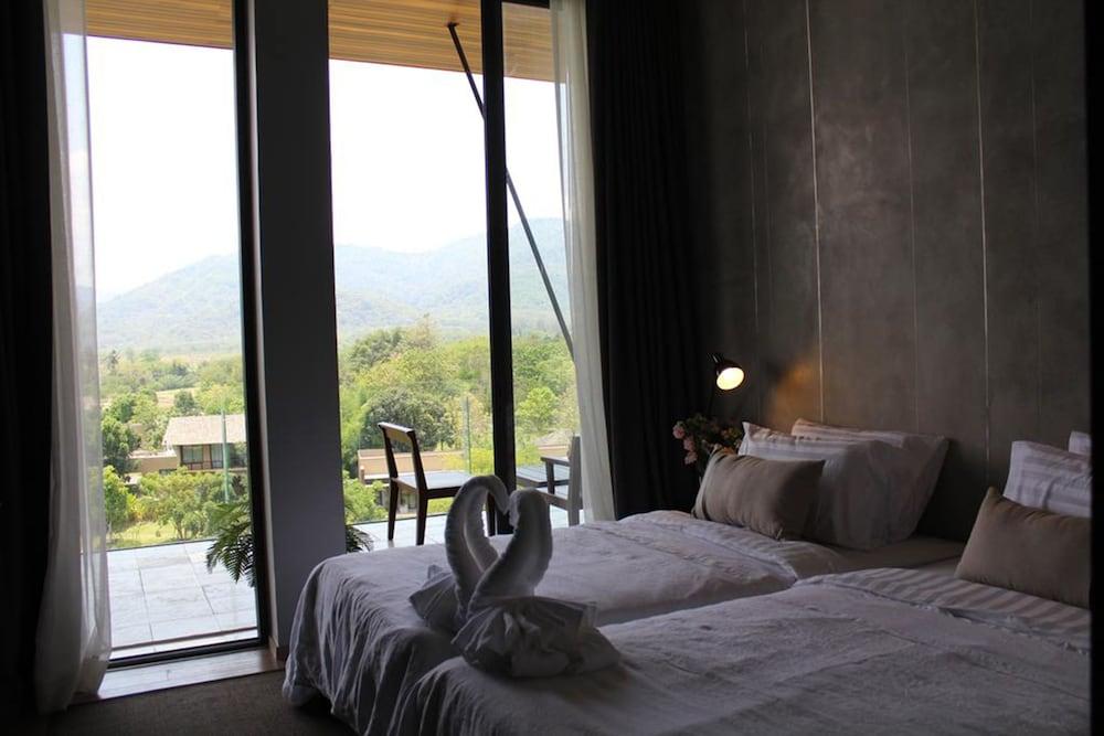 atta Lakeside Resort Suite