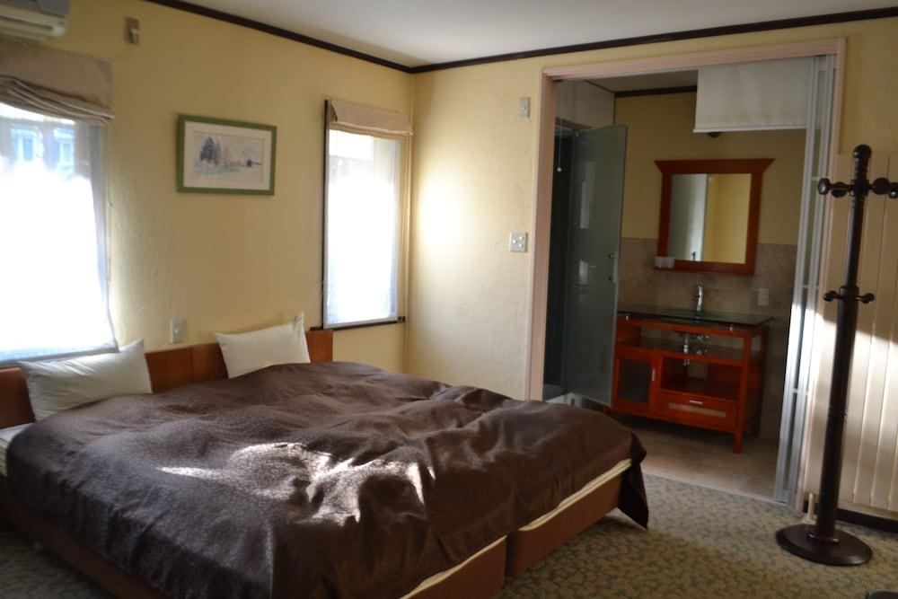 DEEP & STEEP LODGE HAKUBA