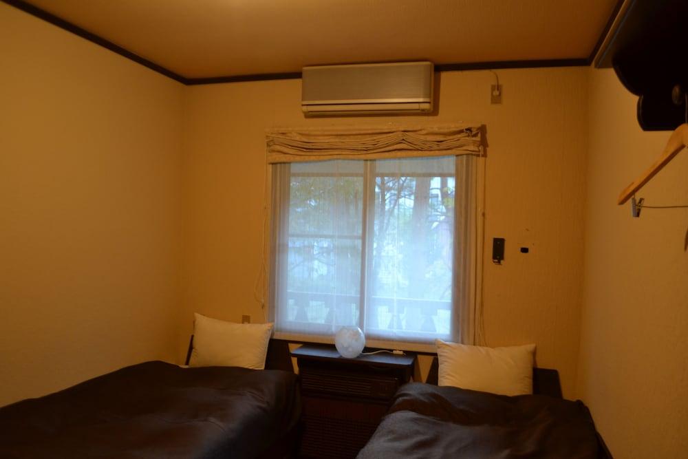 DEEP & STEEP LODGE HAKUBA