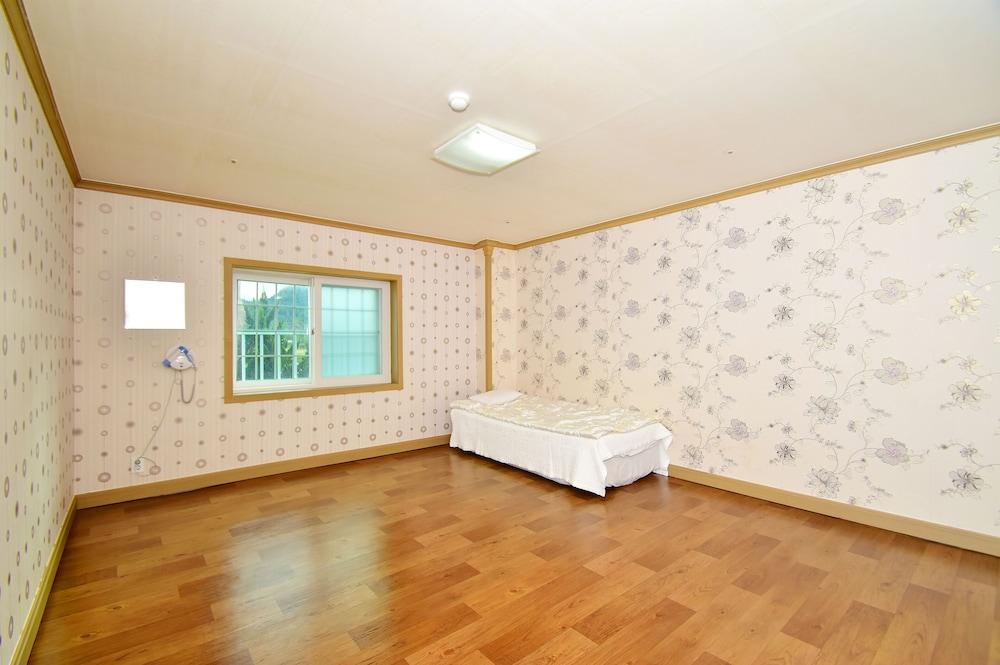 Sungbochon Youth Hostel - Hostel