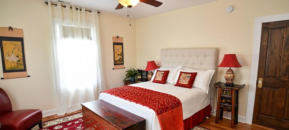 Alyssa House Bed & Breakfast