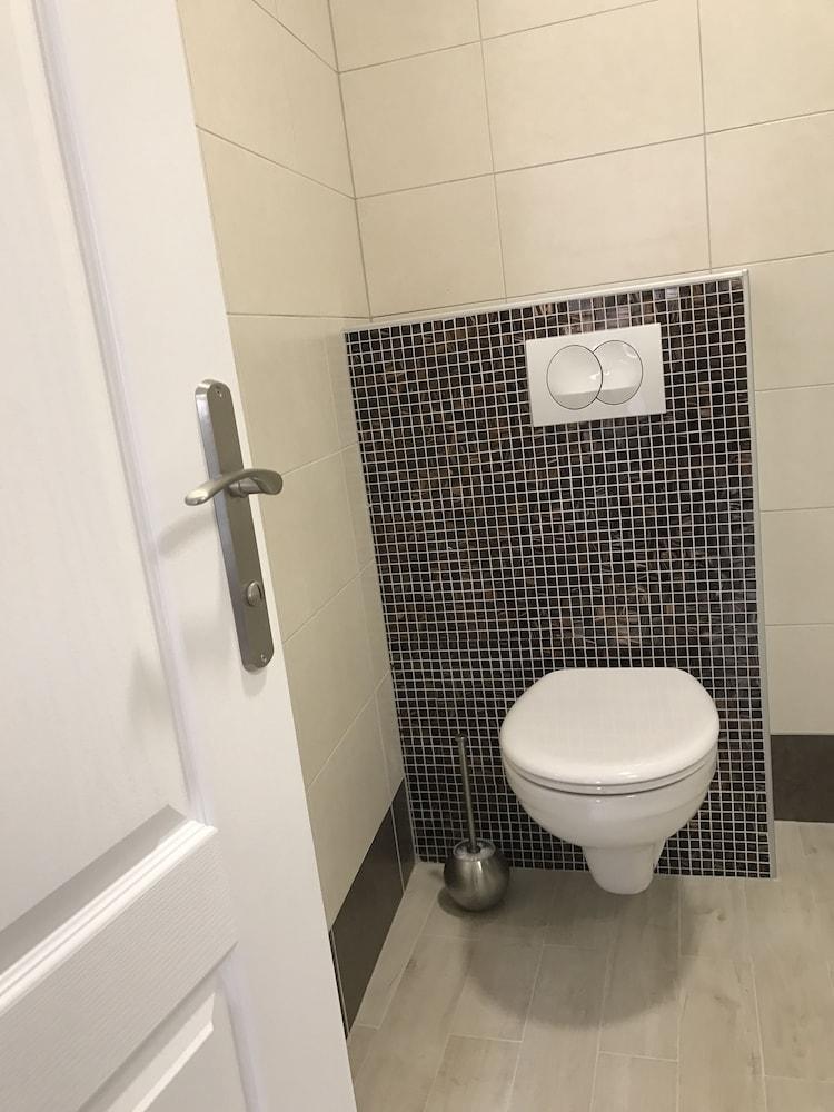 Rilati Old Town Palace