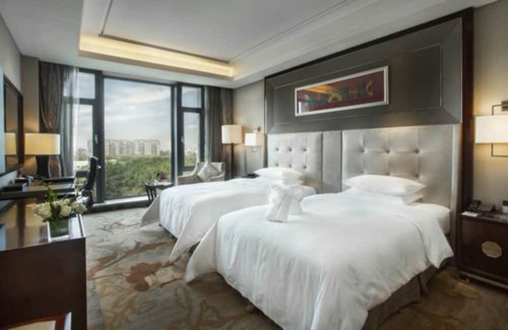 Tanglong International Hotel