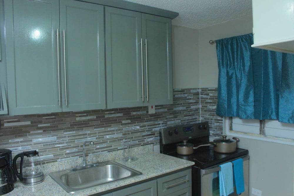 Kingston Guest Apt at Oakland