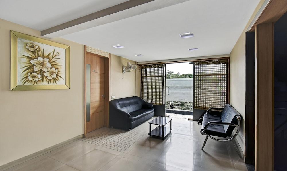 Treebo Admiral Suites New Usmanpura