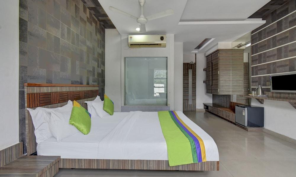 Treebo Admiral Suites New Usmanpura