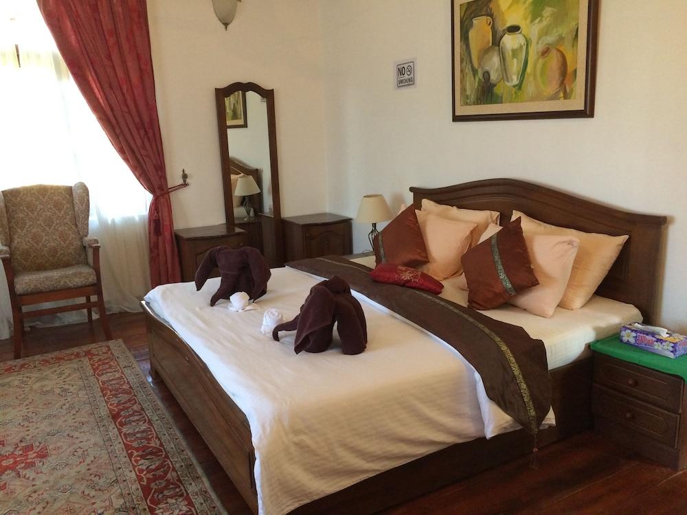 Norfolk Heritage Airport Villa