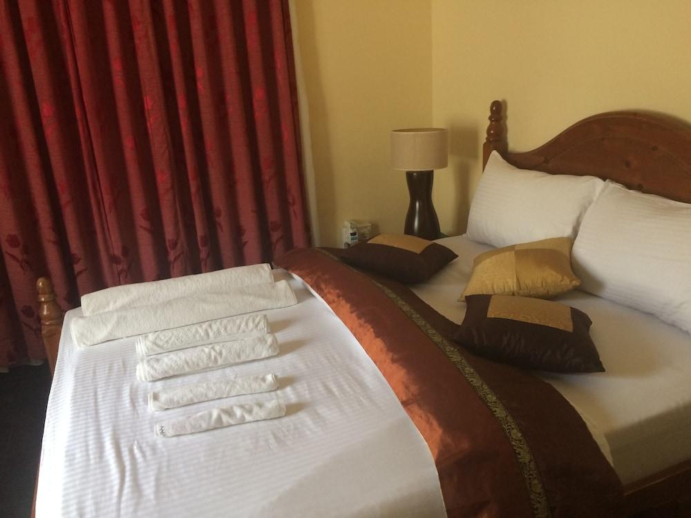 Norfolk Heritage Airport Villa