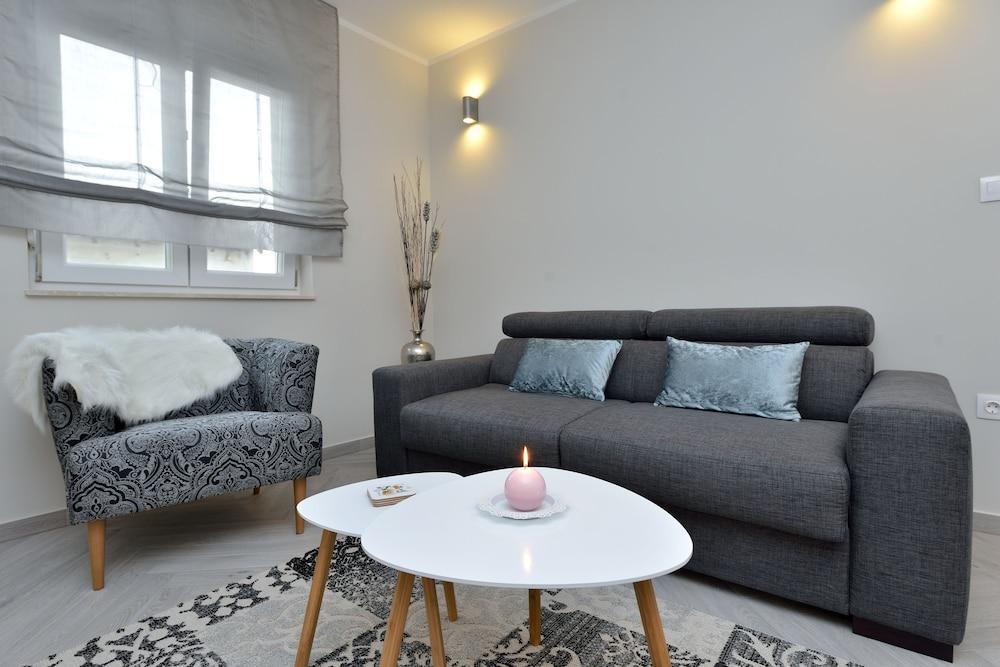 Apartments Villa Karla